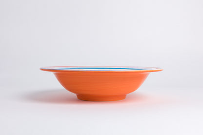 Orangefarbener Piatto